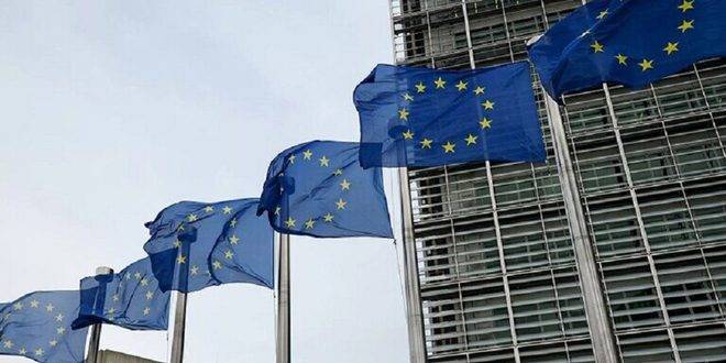 بلومبيرغ: المفوضية الأوروبية تدعو إلى تأجيل حظر النفط الروسي