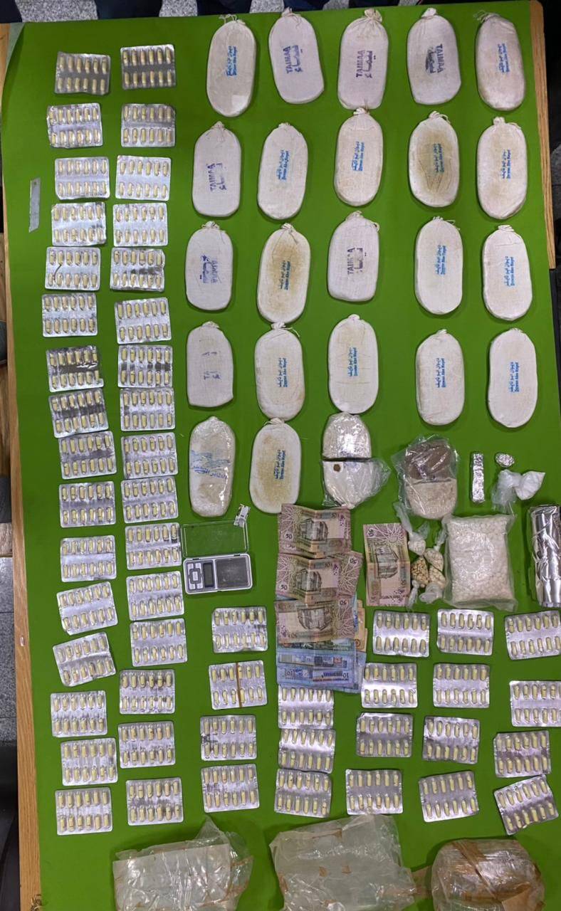 عاجل... مكافحة المخدرات تضبط كميات كبيرة من المواد المخدرة خلال تعاملها مع اربع قضايا للاتجار وترويج المواد المخدرة ...صور