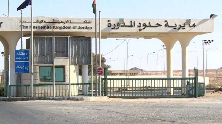 النقل: ضرورة تسهيل الإجراءات على المعابر مع السعودية