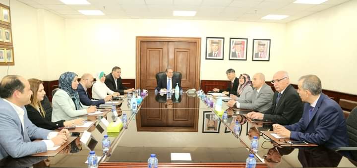 الهواري يبحث مع نائب مدير عام الوكالة الدولية للطاقة الذرية زيادة التعاون في المجال الصحي