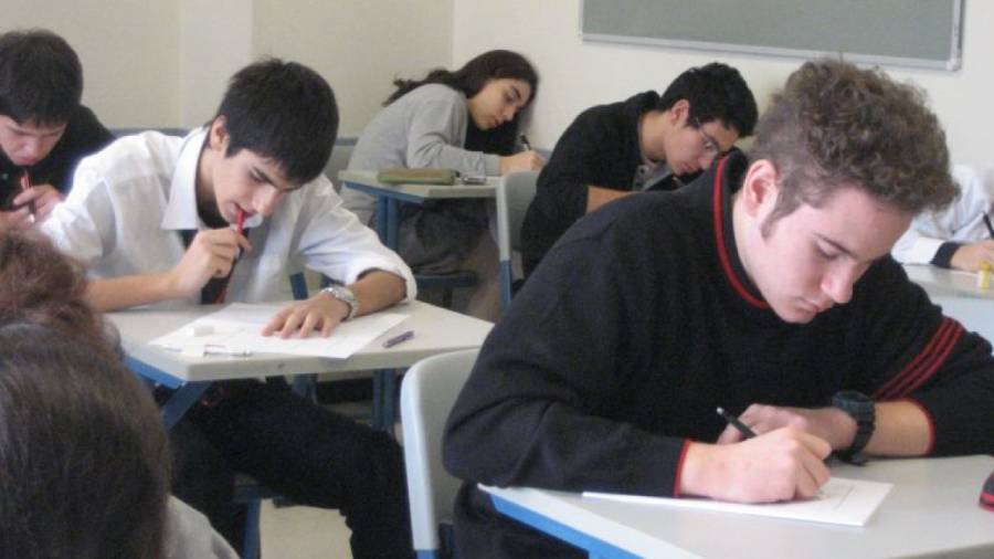 هل تم إلغاء شرط الحصول على مطعوم كورونا لتأدية امتحان التوجيهي ؟