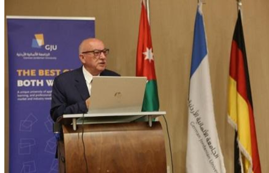 الأشغال: نعمل لتطوير السلامة المرورية