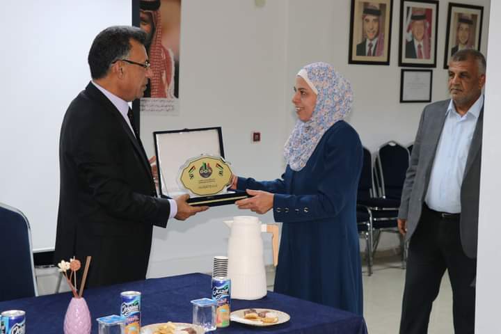 الإحصاءات العامة تكرم الموظفة كفاح طوالبة