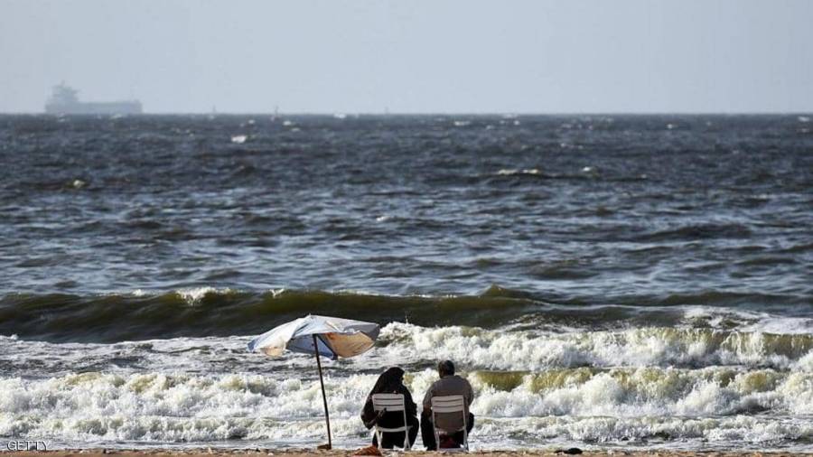 الكويت تبعد أسرة أردنية افترشت الشاطئ أكثر من شهرين