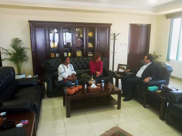 وفد من منظمة بيتا للرفق بالحيوان يزور إقليم البترا