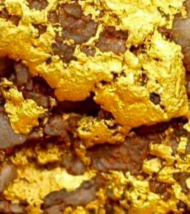 مصر تمنح تراخيص للتنقيب عن الذهب والمعادن في الصحراء الشرقية