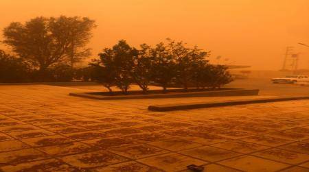 تعليق دوام المدارس في الرويشد بسبب الغبار