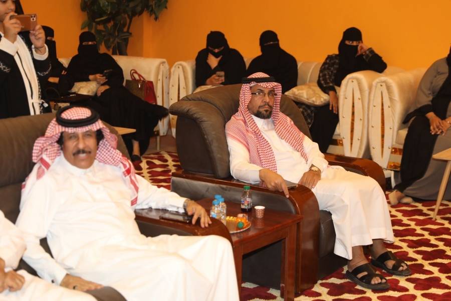 مركز الملك عبدالعزيز للحوار الوطني يقيم جلسة حوار ية بعنوان وبالوالدين إحسانا بمناسبة اليوم العالمي للوالدين بمنطقة الحدود الشمالية