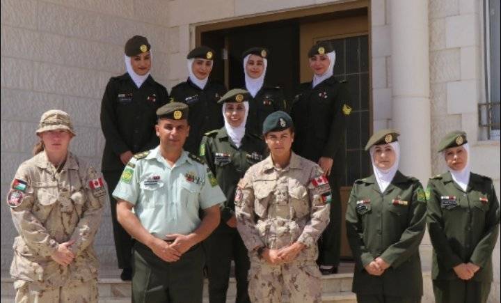 تخريج دورة المشاة التأسيسية في مركز تدريب المرأة العسكرية