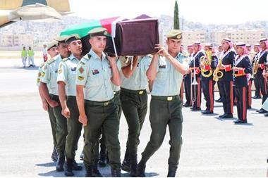 عاجل ..وصول جثمان الشهيد الجوابرة والمصابين إلى أرض الوطن