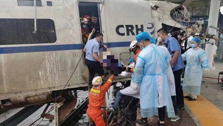 وفاة و8 اصابات بخروج قطار عن سكته في الصين