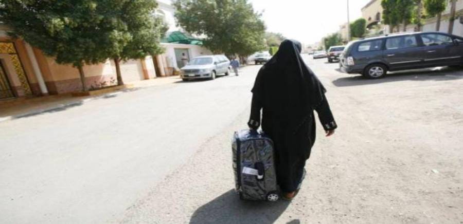 هروب خادمة مقيمة لدى امرأة كبيرة بالعمر في بلدة الحمراء بني خالد 