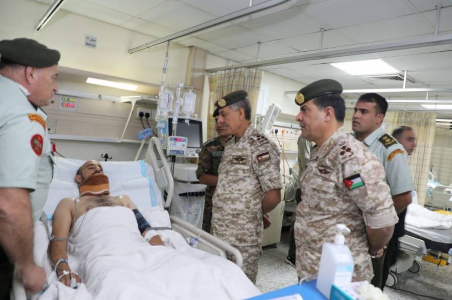 المساعد للعمليات والتدريب يزور مصابي واجب مالي