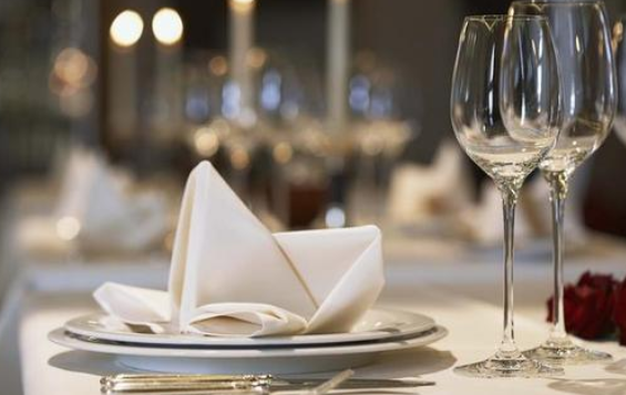 المطاعم السياحية: موجة الغلاء العالمية دفعت مطاعم لرفع أسعارها 15