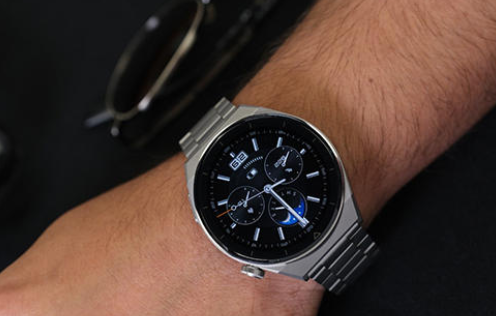 ما الذي يجعل HUAWEI WATCH GT 3 Pro ساعتنا الذكية المفضلة هذا العام في الأردن؟ فيما يلي 5 أسباب