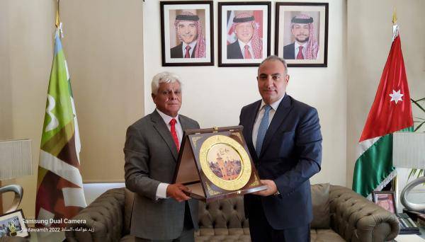 الشواربة والحياري يبحثان التعاون بين امانة عمان وبلدية السلط