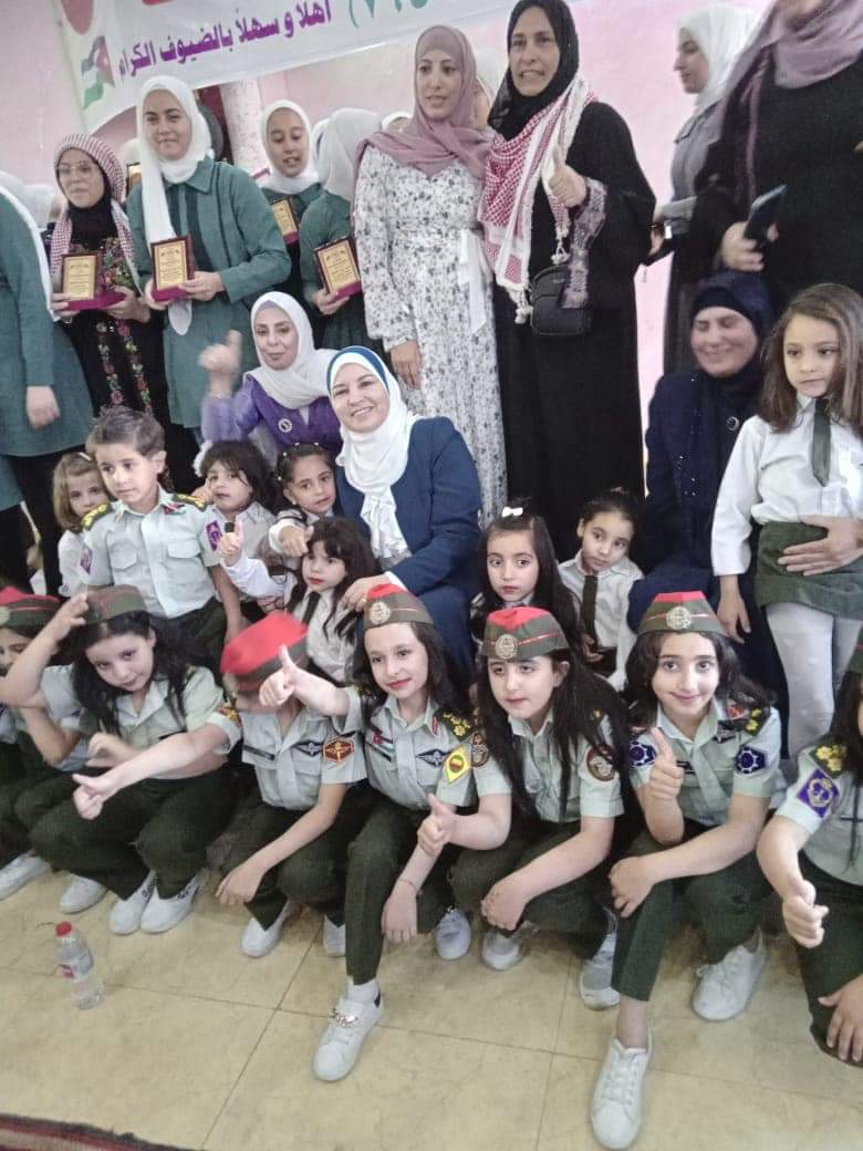 قبيلات ترعى مساء تربويا وطنيا في  مليح  لواء ذيبان ...صور