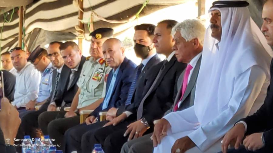 ولي العهد يقدم واجب العزاء لذوي الشهيد الطيار أبو غنمي ...صور