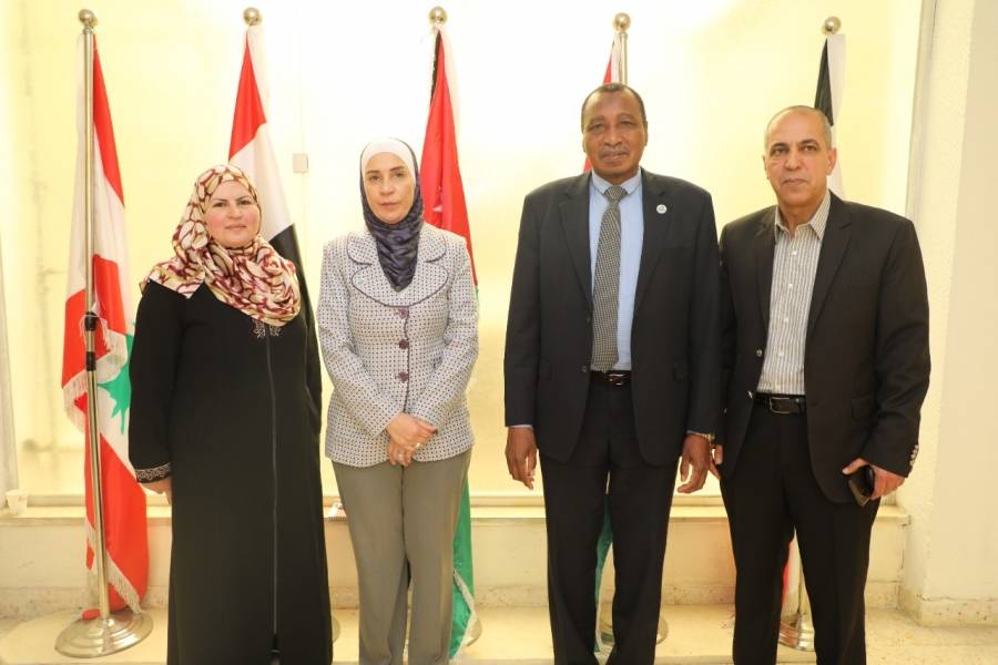 الدخيري يرعى حفل إطلاق حملة مكافحة الدبور الأحمر  في الأردن