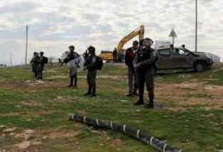 الاحتلال يمنع فلسطينيين من استصلاح أراضيهم بنابلس