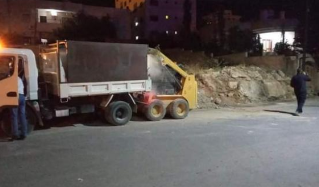 حملة لتنظيف جوانب الطرق و الساحات لكافة انحاء قصبة جرش