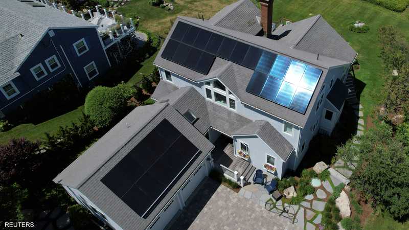 أميركا تستبعد الصين من تعليق رسوم استيراد الألواح الشمسية