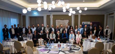 خبراء يناقشون آفاق الاستثمار بالطاقة المستدامة في منطقة المتوسط