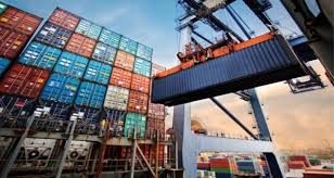 اقتصاديون: معطيات عالمية وراء زيادة العجز التجاري للمملكة