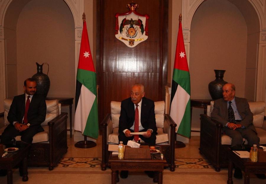 رئيس الديوان الملكي يلتقي وجهاء جمعية أبو ديس