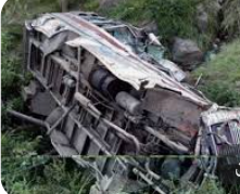 باكستان: مقتل 22 شخصاً جراء سقوط حافلة بواد عميق