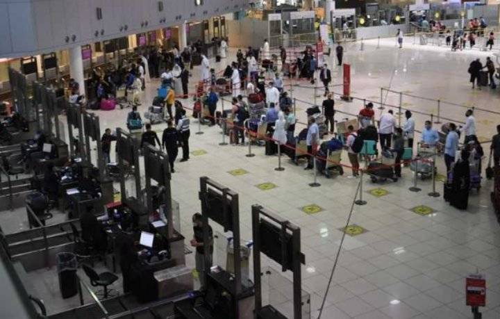 تعطل «النظام »في مطار الكويت وتكدس للمسافرين