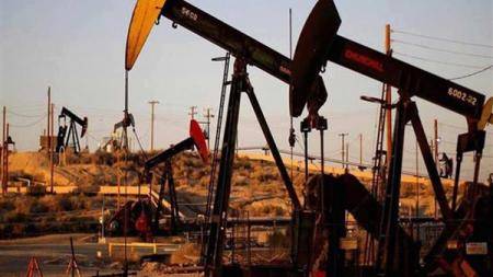 ارتفاع النفط بطلب أميركي قوي
