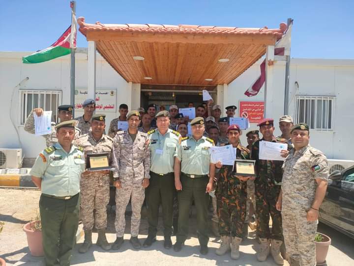 المركز التعليمي الوطني للاسعاف و الطواريء، يختتم دوره الإسعاف التعبوي الميداني _صور