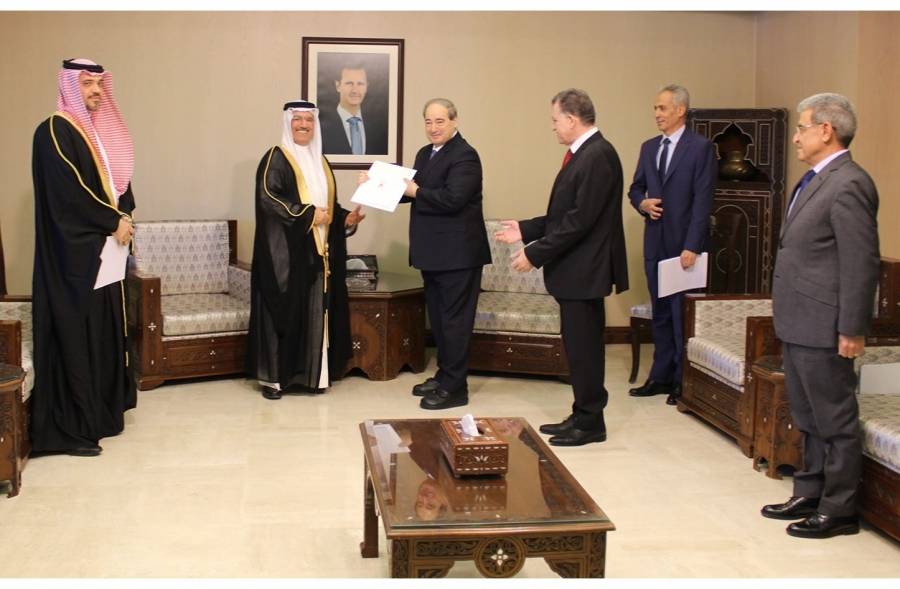 سفير البحرين يقدم نسخة من أوراق اعتماده إلى وزير الخارجية السوري