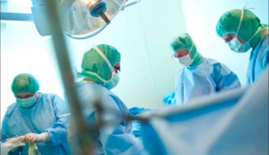 انتبهوا لأطفالكم...إنقاذ طفل سعودي ابتلع عملة معدنية...صور