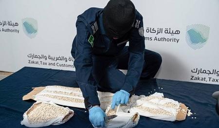 السعودية تحبط تهريب مخدرات في منفذها مع الأردن