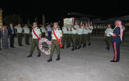 عاجل ..وصول جثمان الشهيد السيايدة إلى الأردن....صور