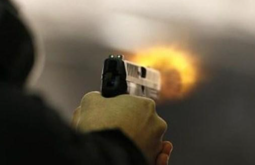 رصاصة مجهولة المصدر تصيب شابا في اربد