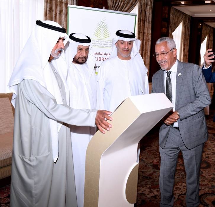 أبوظبي.. نهيان مبارك آل نهيان يُدشن المكتبة الالكترونية الدولية  ومكتبة الفيديو وتطبيقات الهاتف المتحرك