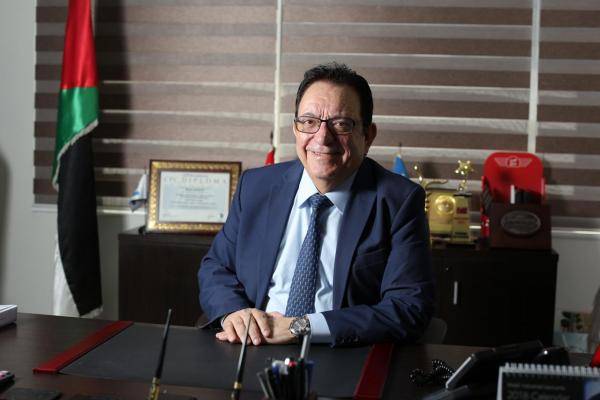 اعتراض مركبة الوزير السابق مالك حداد والتهجم عليه من قبل اشخاص خارجين عن القانون