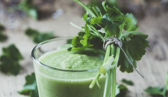 اليكم فوائد عصير البقدونس