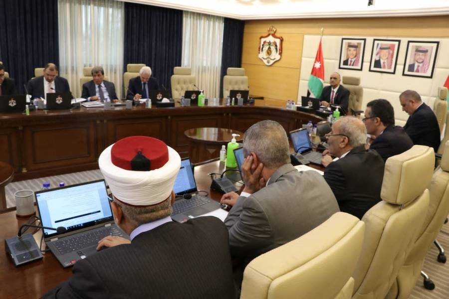 الموافقة على الأسباب الموجبة لمشروع نظام معدِّل لتجديد ترخيص العاملين في المهن الصحيَّة