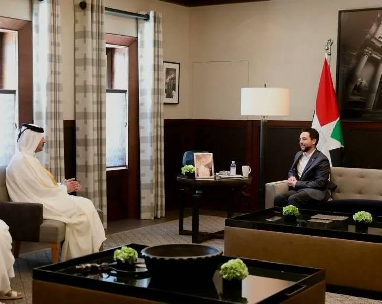 ولي العهد يلتقي وزير الثقافة القطري