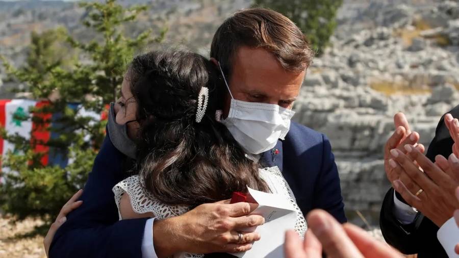 فقدت أمها بانفجار بيروت وتوفي أبوها بحادث مروحية.. مأساة طفلة لبنانية