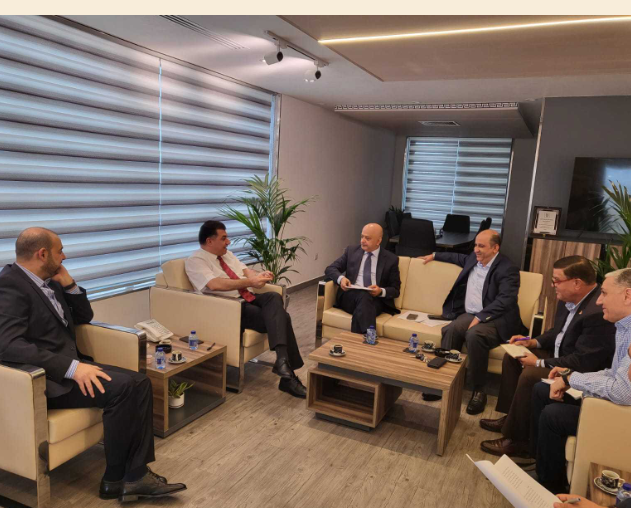 وزير الزراعة يلتقي نقابة تجار المواد الغذائية