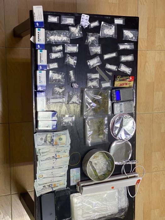 مكافحة المخدرات تواصل مداهمة مروجي ومتاجري المخدرات وتحبط محاولات بيع وتهريب