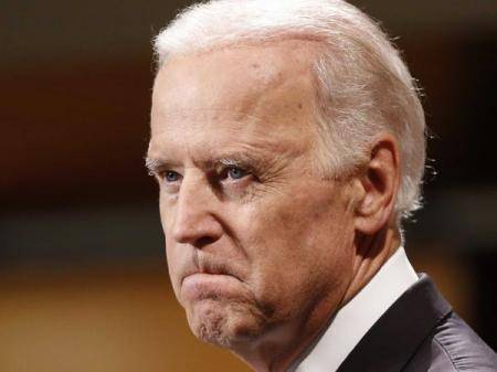 تراجع شعبية بايدن لأدنى مستوى منذ رئاسته