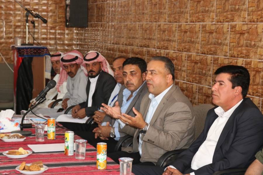 اجتماعًا في  لواء الموقر بشأن الجلوة العشائرية ...صور