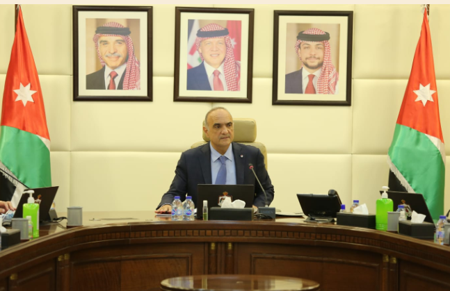 رئيس الوزراء يوجه للبدء بوضع خطة تنفيذية وجدول زمني لتنفيذ مخرجات وثيقة رؤية التحديث الاقتصادي