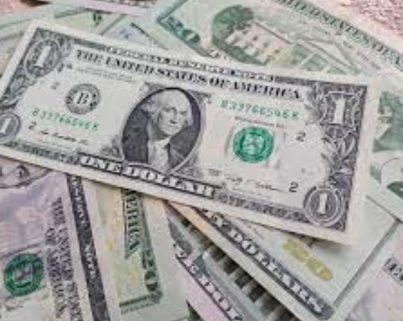 تراجع الدولار الأمريكي عالميا